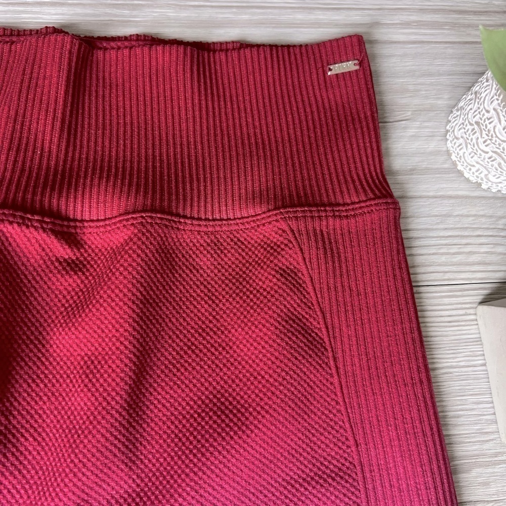 VS PINK ribbed red pink ombre bike shorts size M - Picture 5 of 15